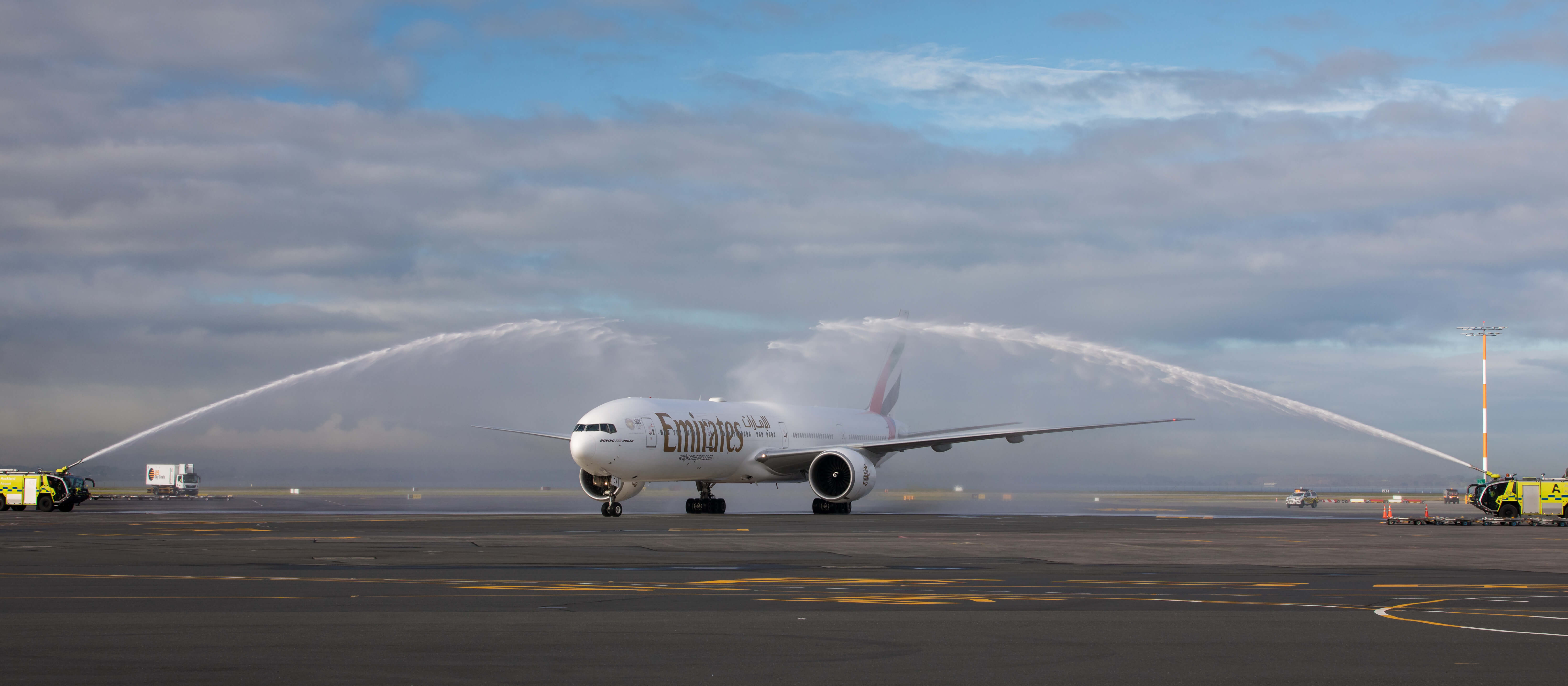 Emirates fifth freedom Flight EK450 between Bali and New Zealand was greeted with a traditional water cannon salute on arrival in Auckland.