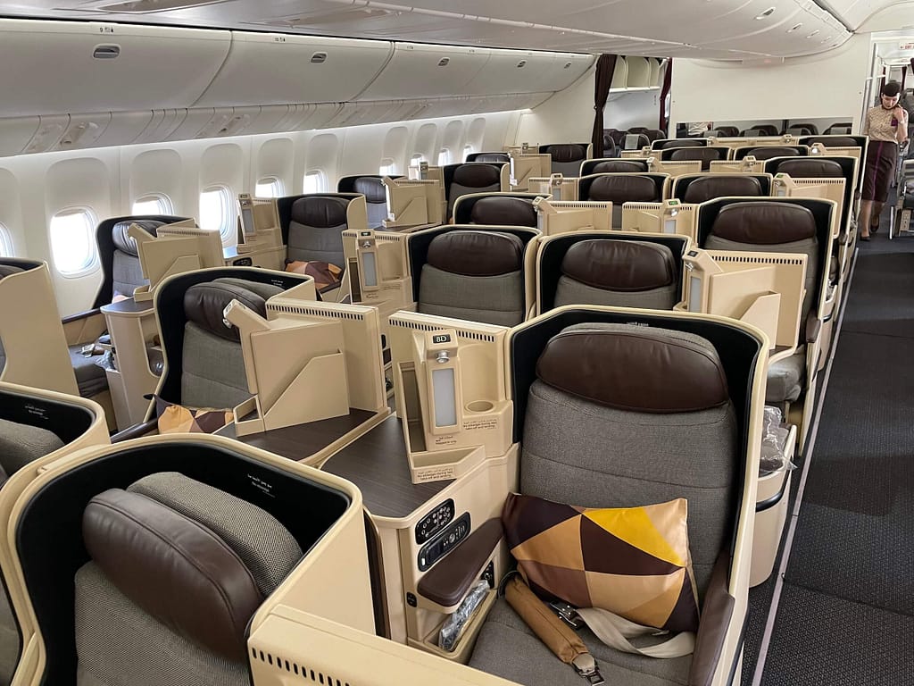 Updated: Etihad 777 Business Class Is Better Than Expected - The Expat ...