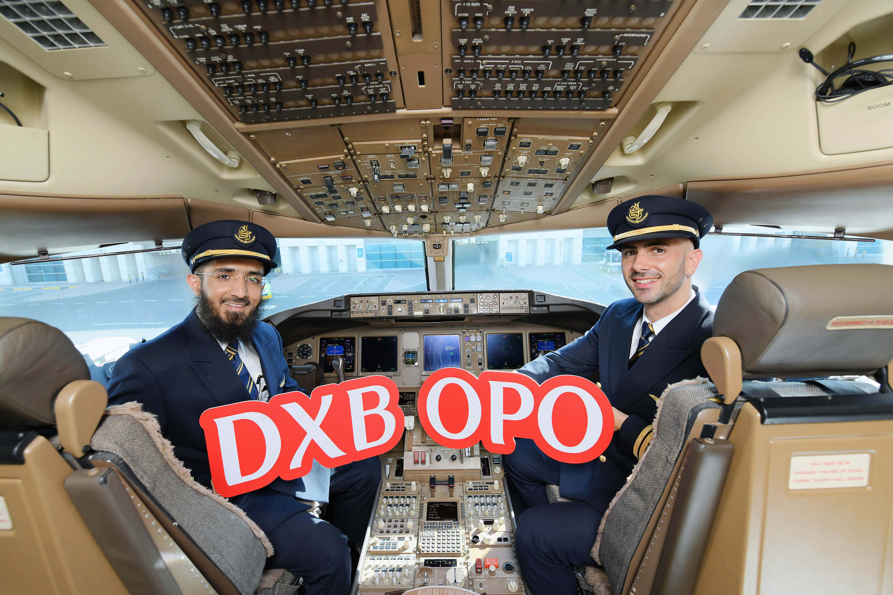 Emirates flight EK197 Dubai- Porto was operated by Captain Ali Al Marzooqi from the UAE and First Officer Daniel Macedo from Portugal