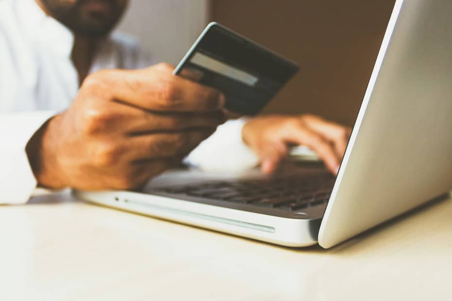 How to earn Etihad Guest Tier Miles from your shopping. Photo by rupixen.com on Unsplash
